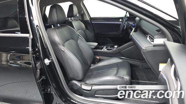 Kia K5 2023 — photo 17