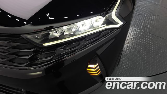 Kia K5 2023 — photo 8