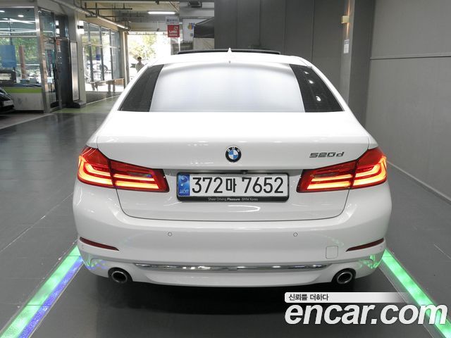 BMW 5-Series 2018 — photo 4