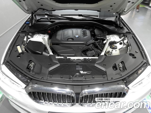 BMW 5-Series 2018 — photo 6