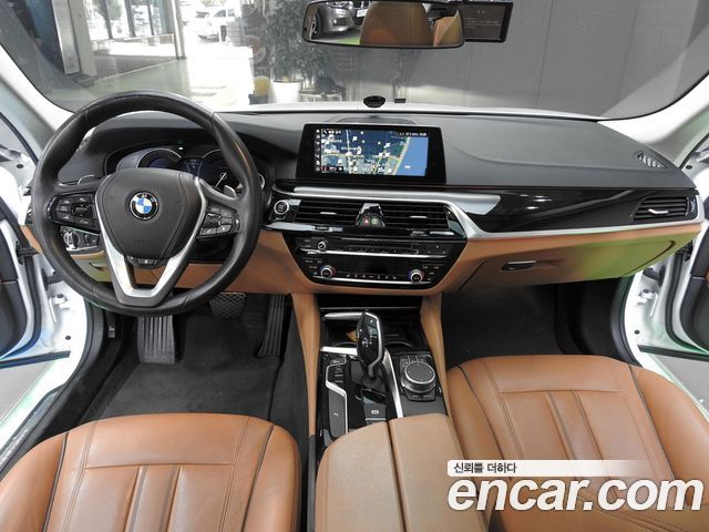 BMW 5-Series 2018 — photo 7
