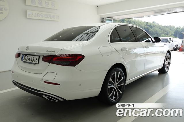 Mercedes-Benz E-Class 2021 — photo 2