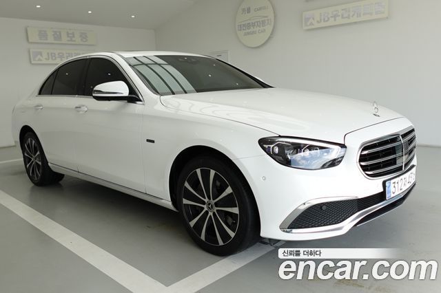 Mercedes-Benz E-Class 2021 — photo 7