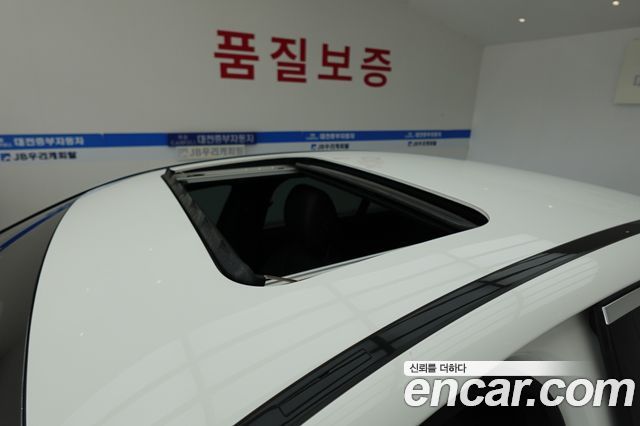 Mercedes-Benz E-Class 2021 — photo 8