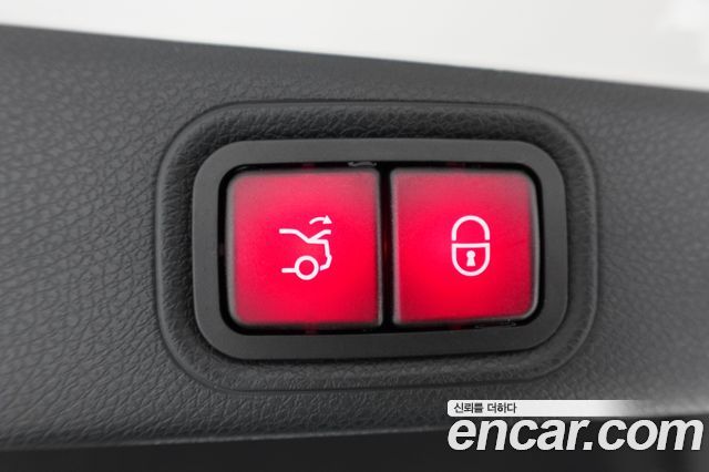 Mercedes-Benz E-Class 2021 — photo 10