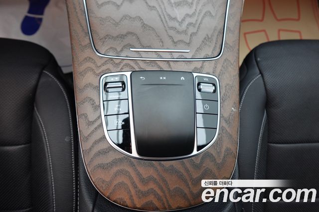 Mercedes-Benz E-Class 2021 — photo 11