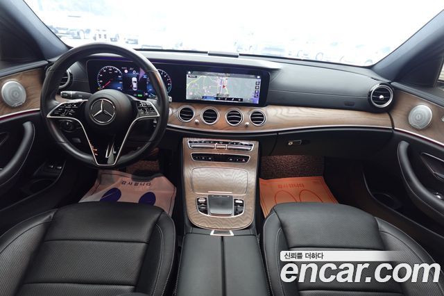 Mercedes-Benz E-Class 2021 — photo 15