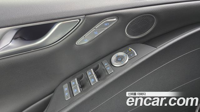 Genesis G80 2021 — photo 27