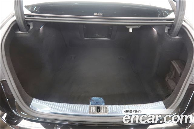 Mercedes-Benz S-Class 2022 — photo 18