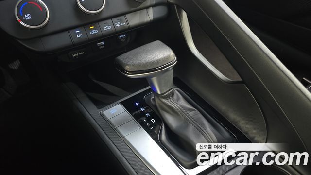 Hyundai AVANTE 2021 — photo 12