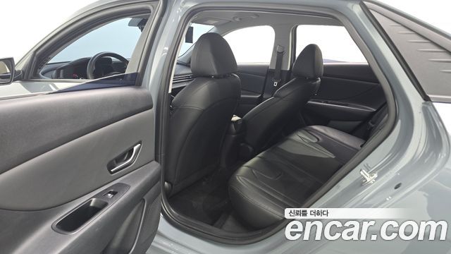 Hyundai AVANTE 2021 — photo 17