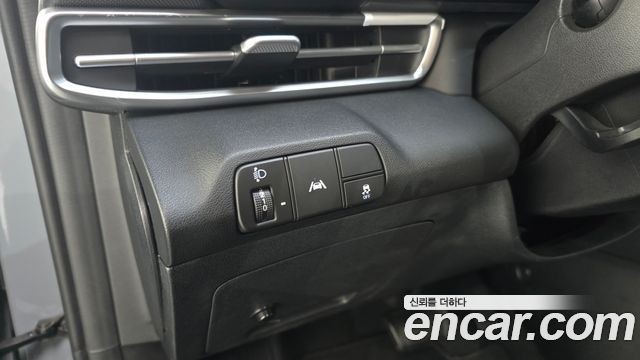 Hyundai AVANTE 2021 — photo 24
