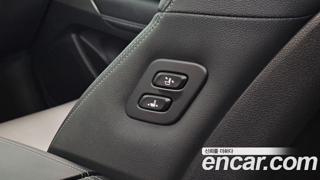 Genesis G70 2023 — photo 31