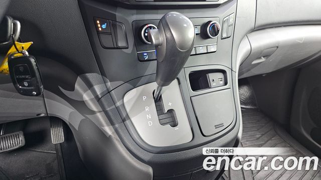 Hyundai Starex 2016 — photo 12