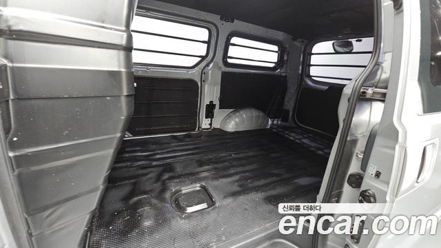 Hyundai Starex 2016 — photo 17