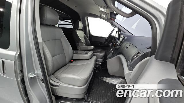 Hyundai Starex 2016 — photo 16