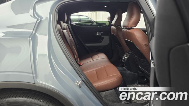 Polestar Polestar 2 2023 — photo 17