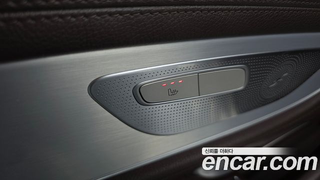 Mercedes-Benz CLS-Class 2019 — photo 19