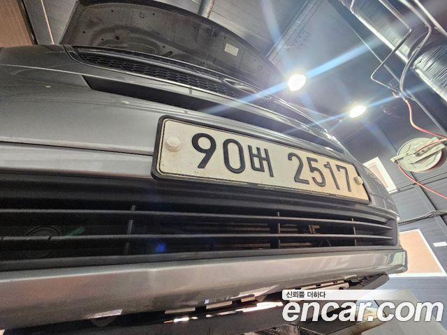 Hyundai Starex 2011 — photo 1