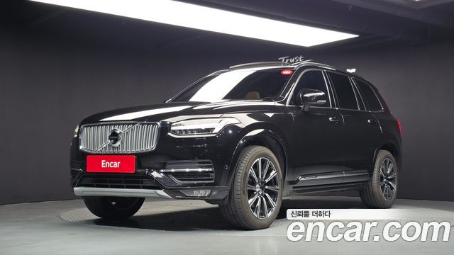 Volvo XC90 2017 — photo 1