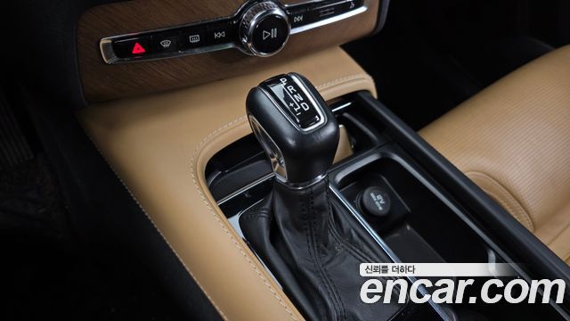 Volvo XC90 2017 — photo 9