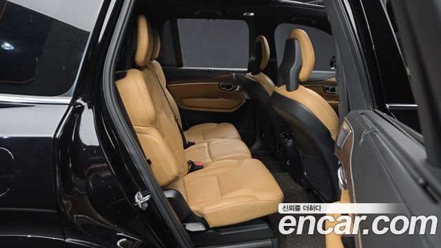 Volvo XC90 2017 — photo 12