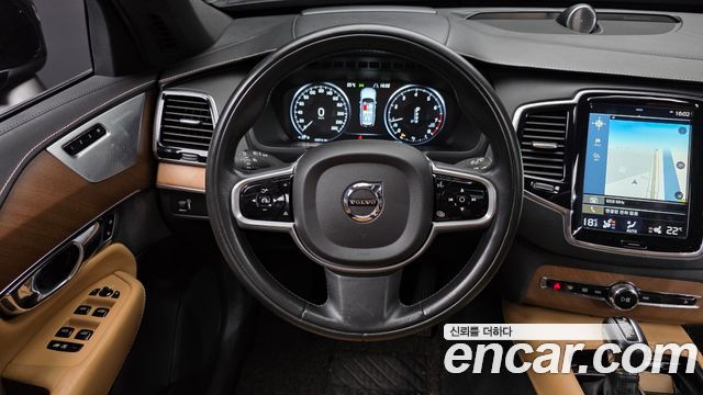 Volvo XC90 2017 — photo 13