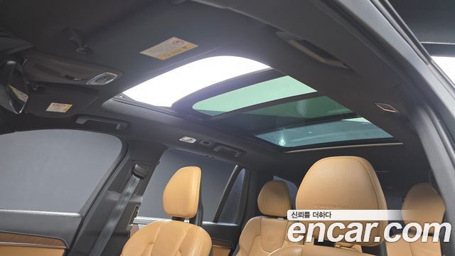 Volvo XC90 2017 — photo 16