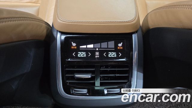 Volvo XC90 2017 — photo 19