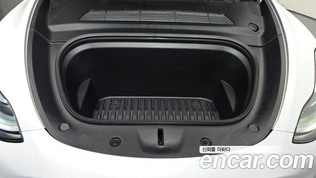 Tesla Model Y 2023 — photo 6