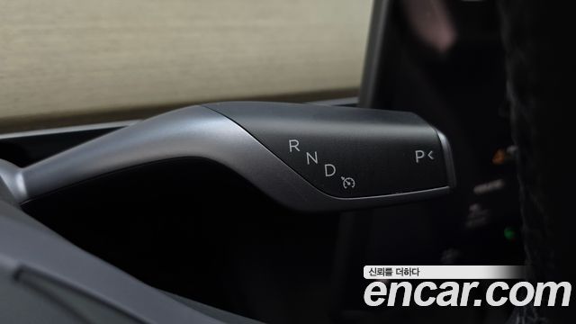 Tesla Model Y 2023 — photo 12