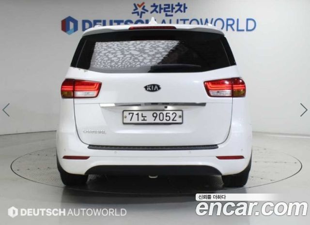 Kia Canival 2016 — photo 4