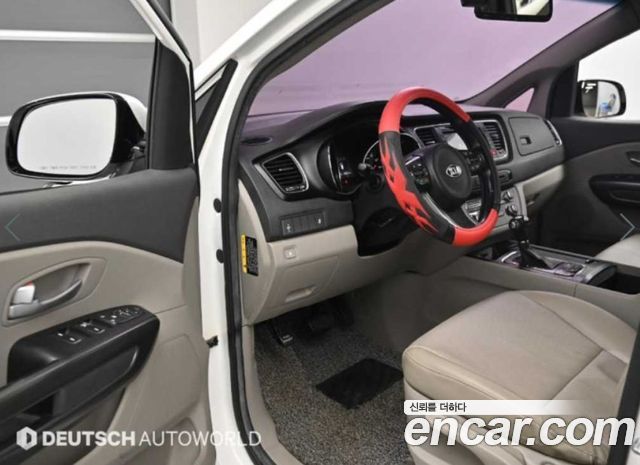 Kia Canival 2016 — photo 11