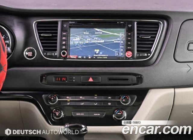 Kia Canival 2016 — photo 13