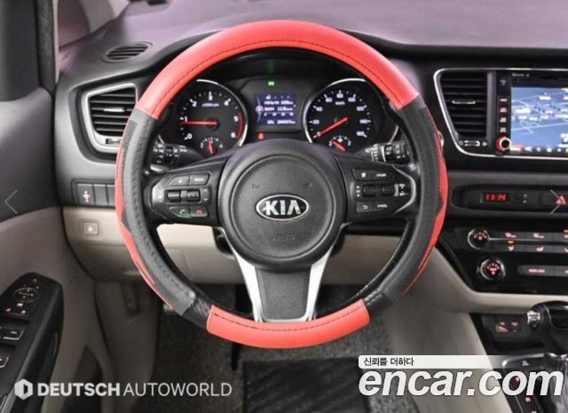 Kia Canival 2016 — photo 14