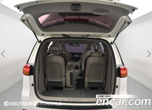 Kia Canival 2016 — photo 19
