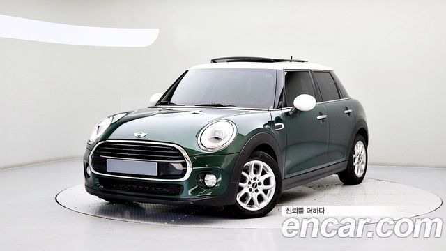 Mini Cooper 2018 — photo 1