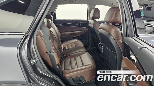 Kia Sorento 2017 — photo 16
