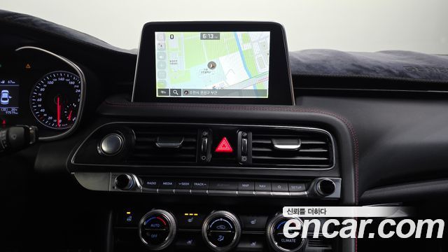 Genesis G70 2018 — photo 20