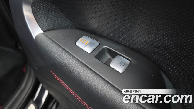 Genesis G70 2018 — photo 25