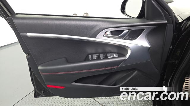 Genesis G70 2018 — photo 14