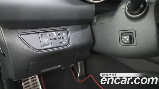 Genesis G70 2018 — photo 27