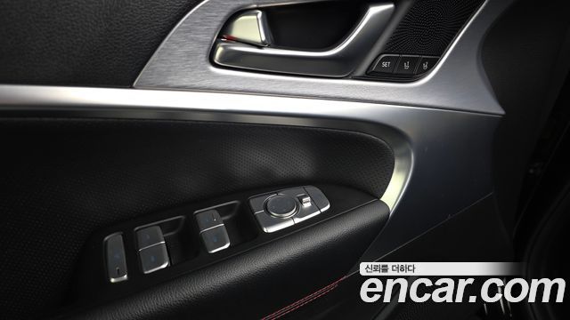 Genesis G70 2018 — photo 28