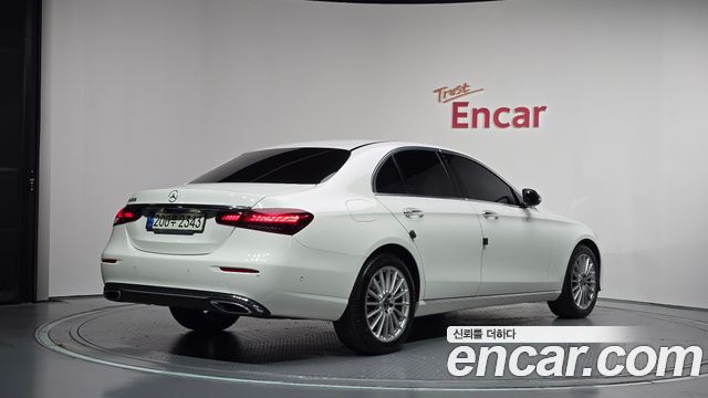 Mercedes-Benz E-Class 2021 — photo 2