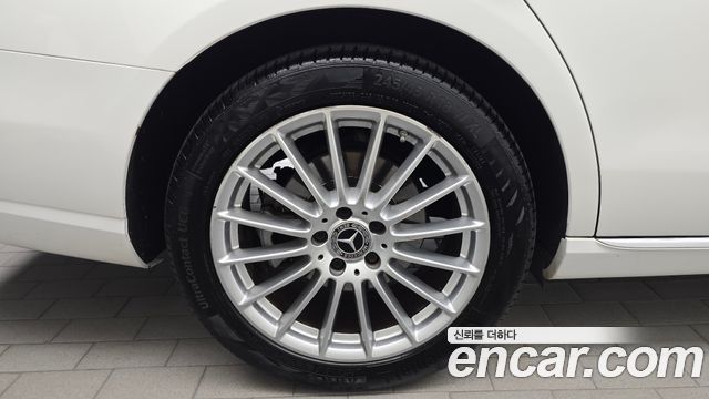 Mercedes-Benz E-Class 2021 — photo 5