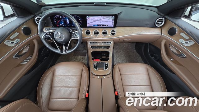 Mercedes-Benz E-Class 2021 — photo 10