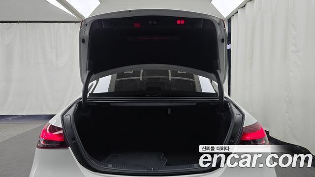 Mercedes-Benz E-Class 2021 — photo 23