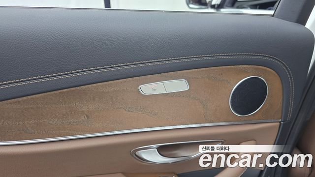 Mercedes-Benz E-Class 2021 — photo 25
