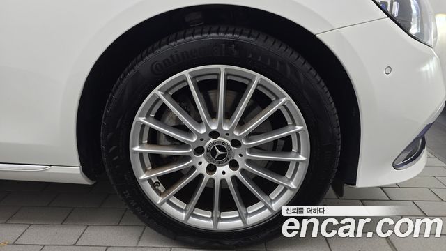 Mercedes-Benz E-Class 2021 — photo 7