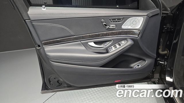 Mercedes-Benz S-Class 2017 — photo 14
